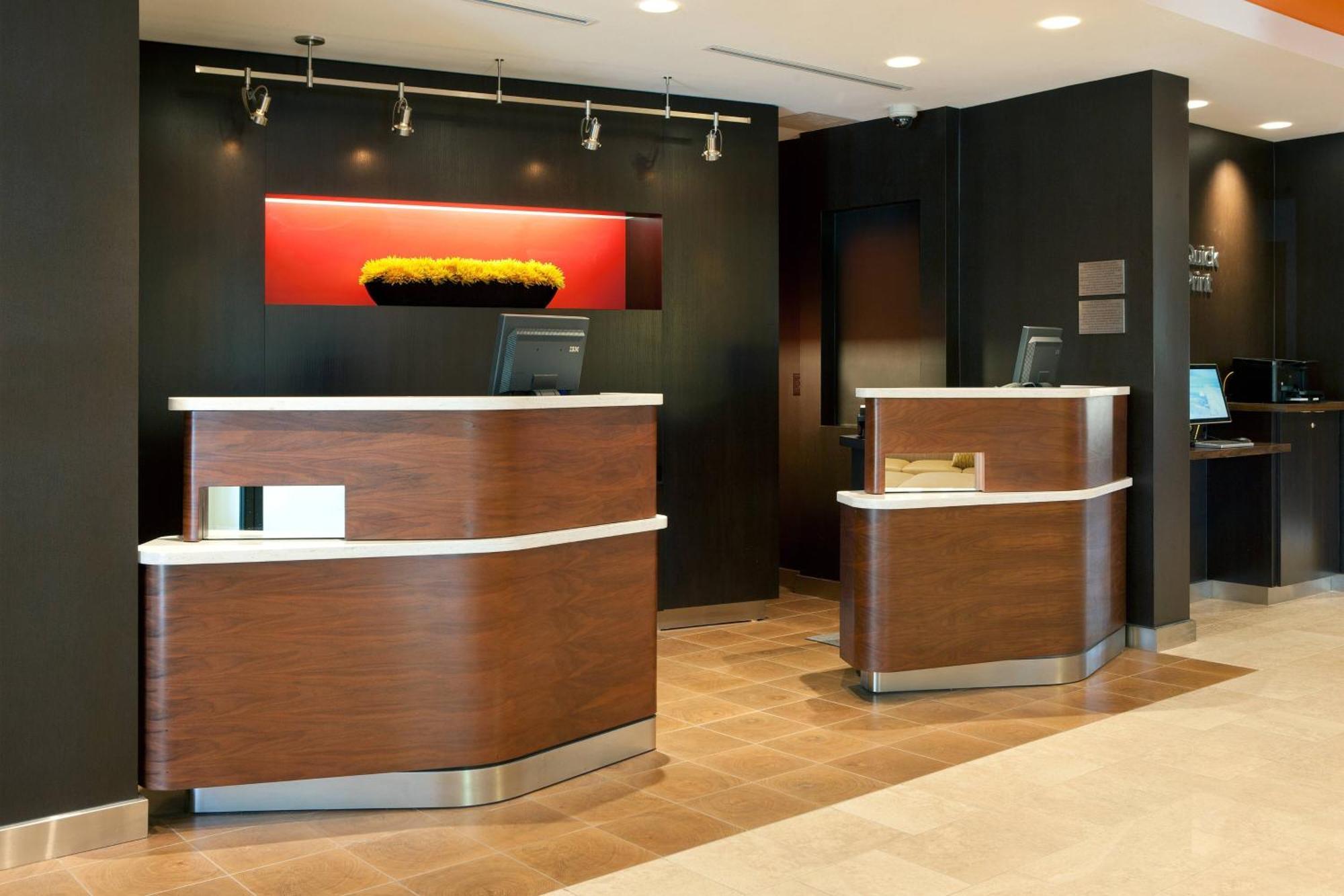Courtyard Silicon Valley 3*