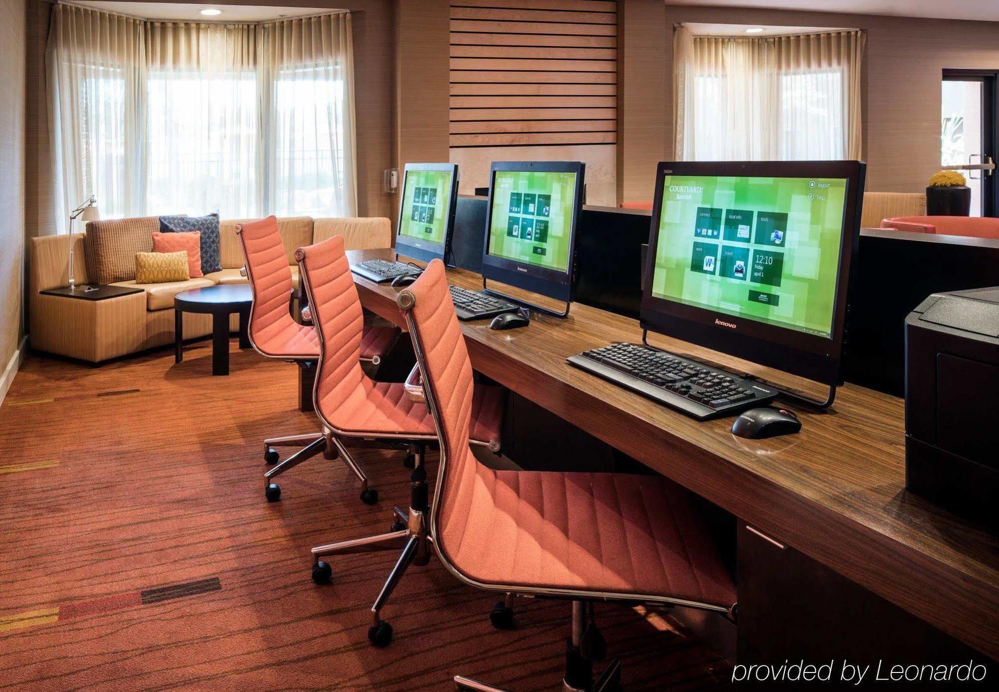 Courtyard Silicon Valley 3*